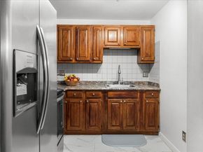 111 Warren Ave 1F, Quincy MA 02170