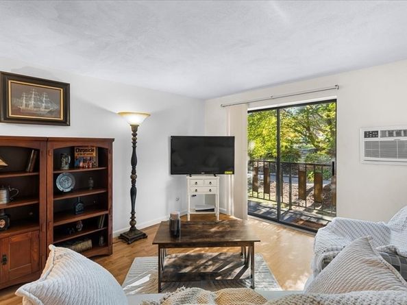 111 Warren Ave 1F, Quincy MA 02170