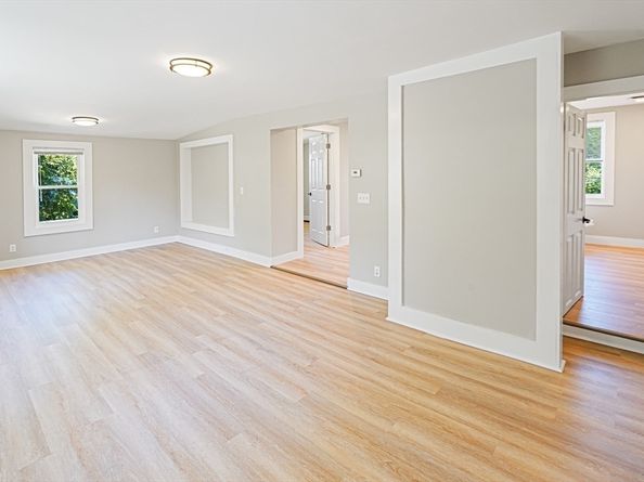 621 Main St, Sturbridge MA 01518