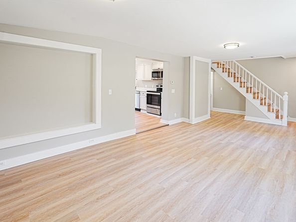 621 Main St, Sturbridge MA 01518