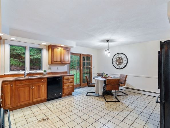 369 Border Road, Concord MA 01742