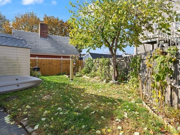 22 Taylor St 1, Gloucester MA 01930