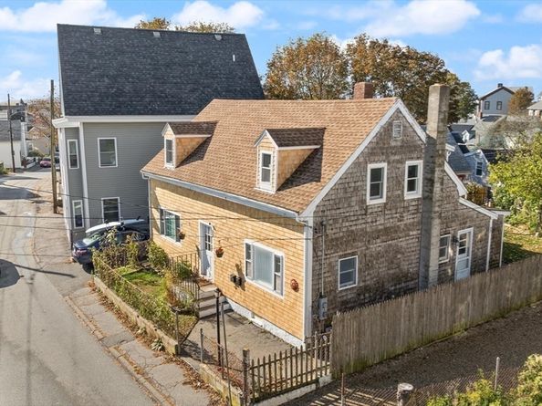 22 Taylor St 1, Gloucester MA 01930