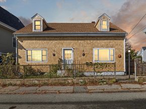 22 Taylor St 1, Gloucester MA 01930