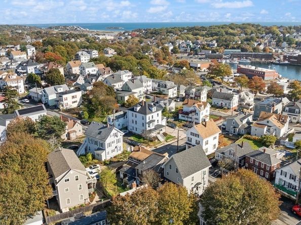 22 Taylor St 1, Gloucester MA 01930