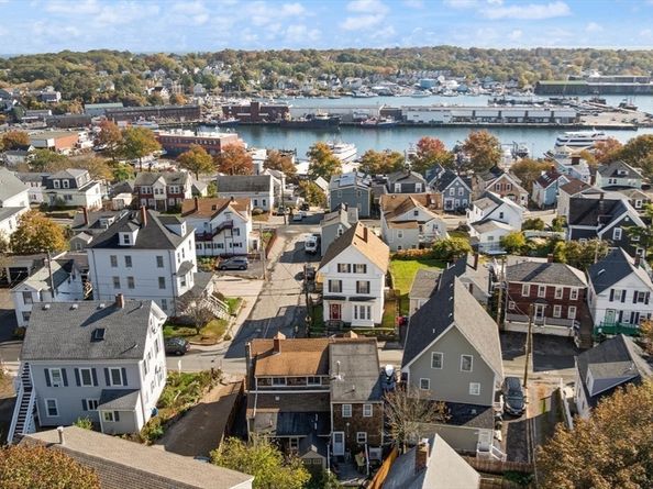 22 Taylor St 1, Gloucester MA 01930