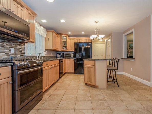 6 Sloop Ln, Wareham MA 02571