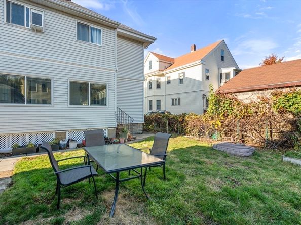 35 Windsor St 1, Arlington MA 02474