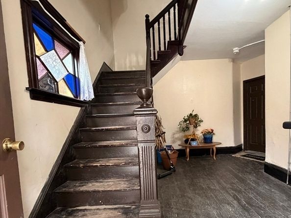 47 Acton St, Worcester MA 01604