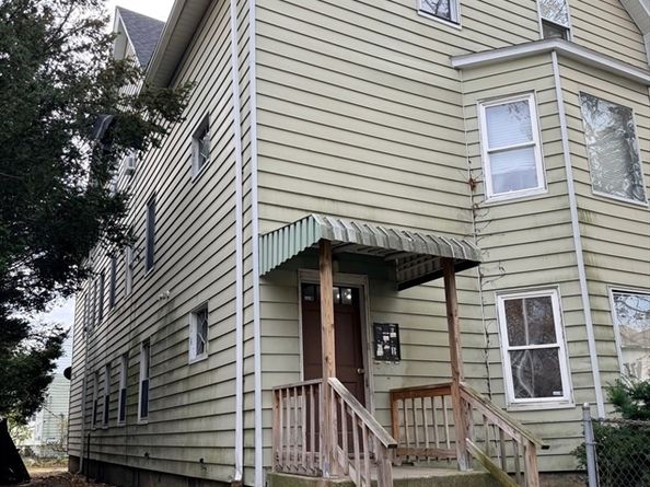 47 Acton St, Worcester MA 01604