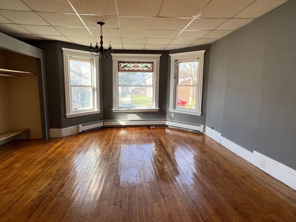 47 Acton St, Worcester MA 01604