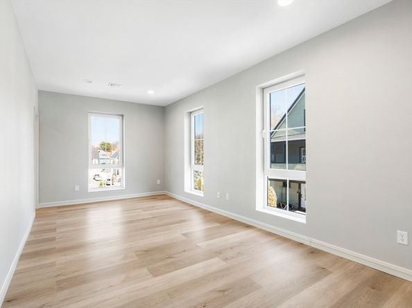 40 Elmont St 2, Boston MA 02121