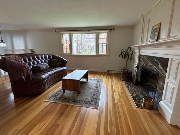 21 Blackberry Lane, Framingham MA 01701