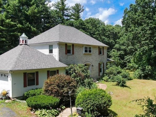 217 Grove St, Paxton MA 01612