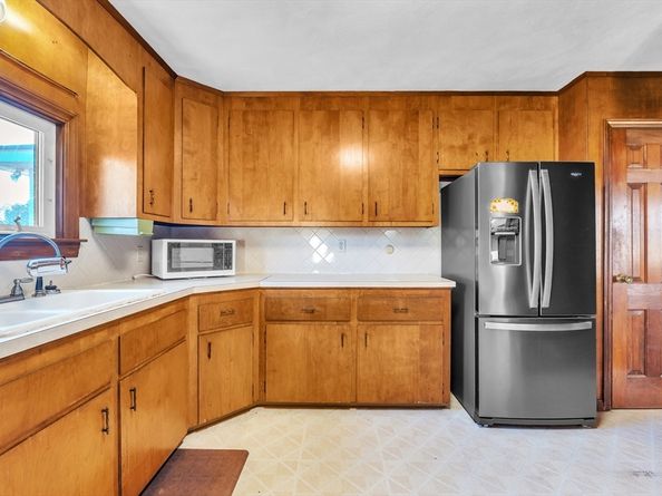 119 Albee, Uxbridge MA 01569