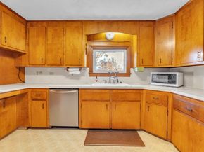 119 Albee, Uxbridge MA 01569