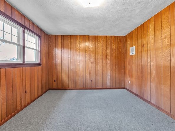 119 Albee, Uxbridge MA 01569