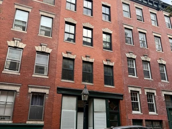 12 Grove St, Boston MA 02114