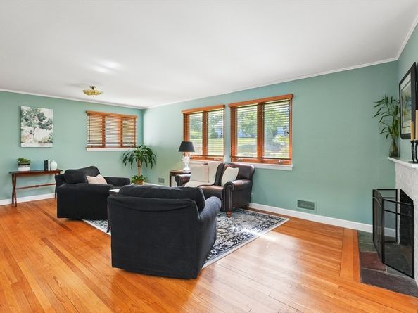 6 Folly Lane, Westborough MA 01581
