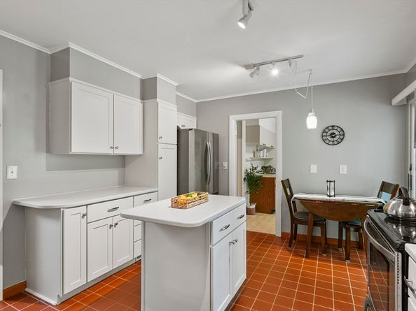 6 Folly Lane, Westborough MA 01581