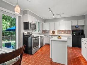 6 Folly Lane, Westborough MA 01581