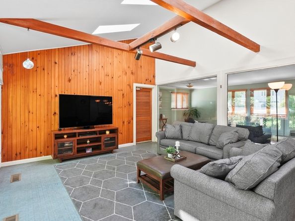 6 Folly Lane, Westborough MA 01581