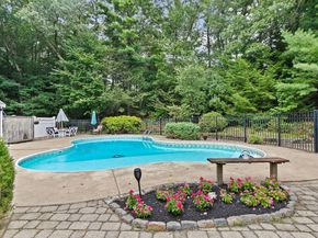 21 Chowdermarch St, Marshfield MA 02050
