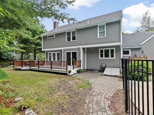 21 Chowdermarch St, Marshfield MA 02050