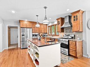 21 Chowdermarch St, Marshfield MA 02050