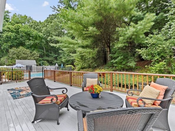 21 Chowdermarch St, Marshfield MA 02050