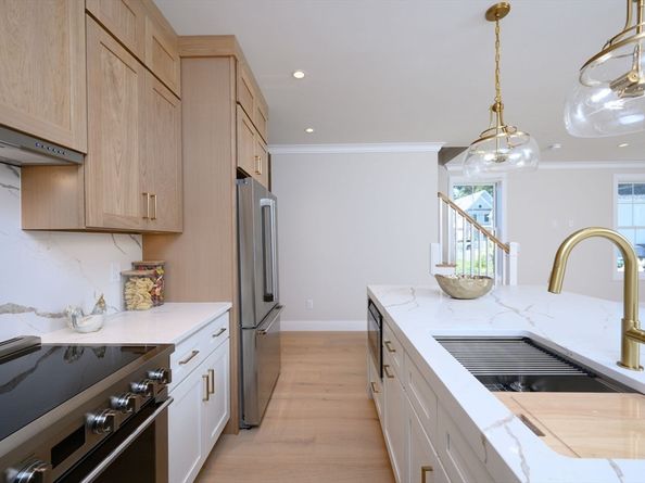 43 Chickatawbut St, Boston MA 02122