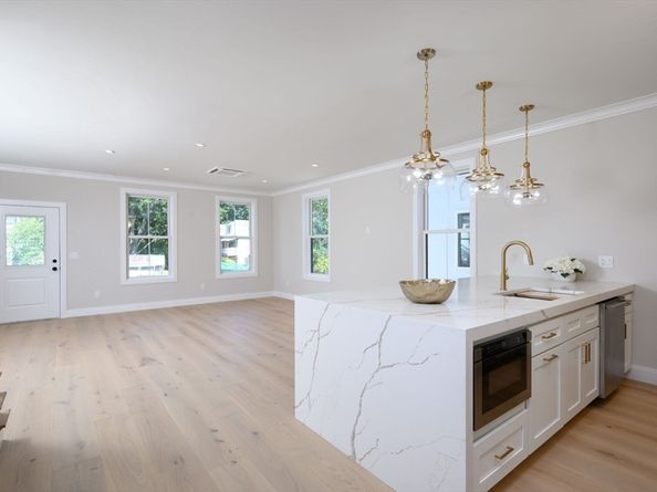 43 Chickatawbut St, Boston MA 02122