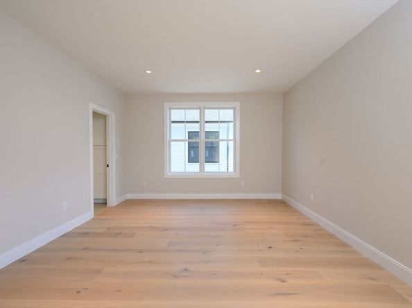 43 Chickatawbut St, Boston MA 02122