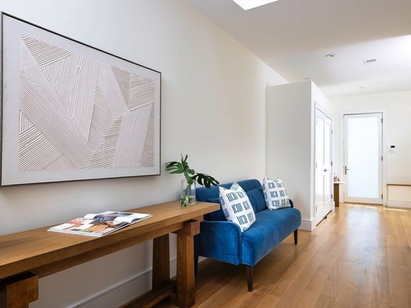 373 Harvard 1, Brookline MA 02446