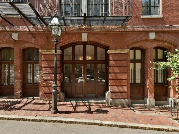 40 Joy St 4, Boston MA 02114