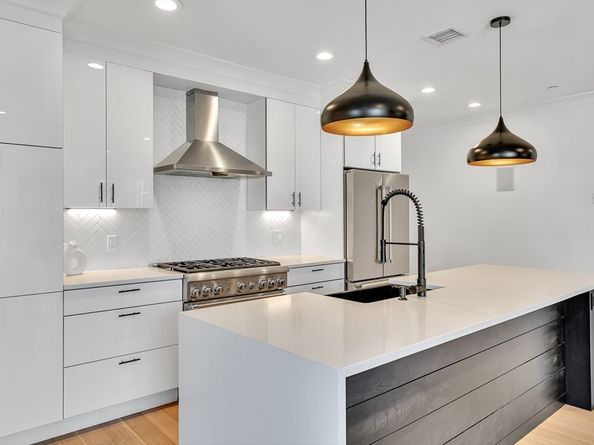 148 W 9th St 6, Boston MA 02127