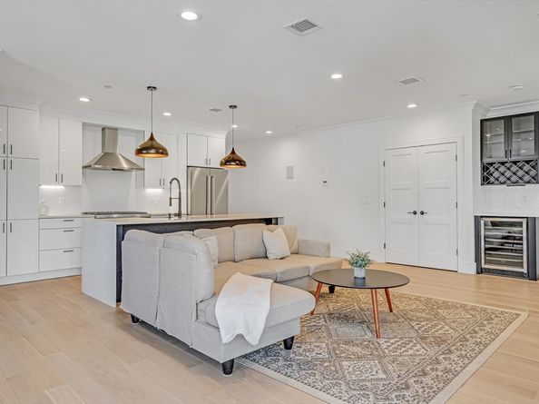 148 W 9th St 6, Boston MA 02127