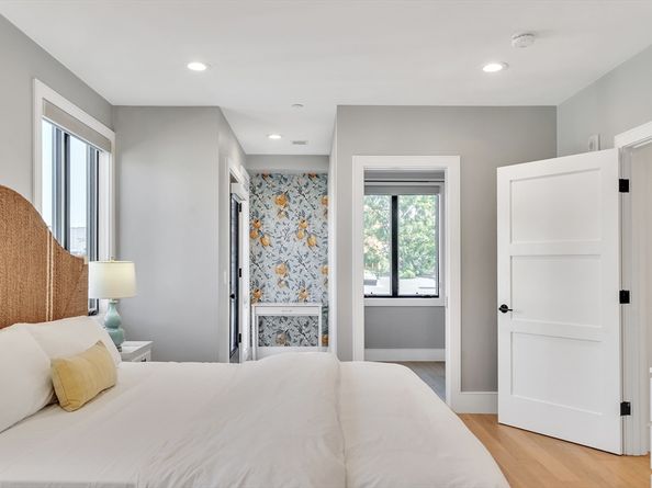 148 W 9th St 6, Boston MA 02127