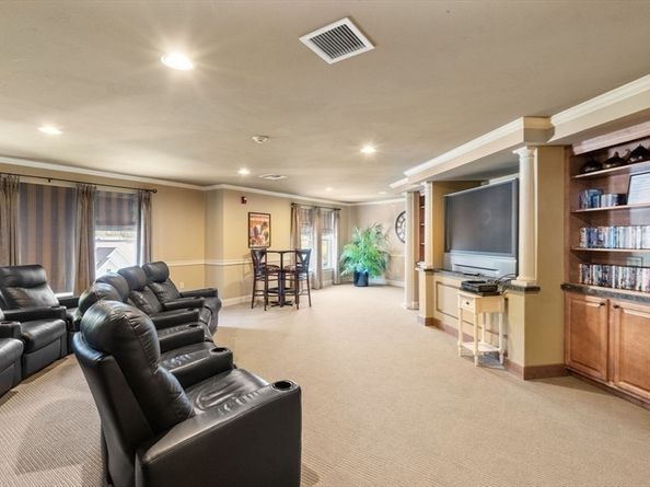 7 Crescent Way 315, Sturbridge MA 01518