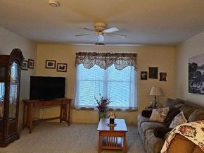 7 Crescent Way 315, Sturbridge MA 01518