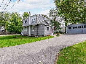 38 Van Vechten Street, Waltham MA 02452