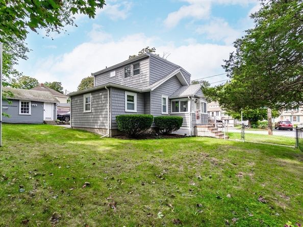 38 Van Vechten Street, Waltham MA 02452