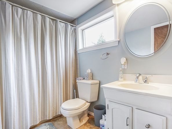 38 Van Vechten Street, Waltham MA 02452