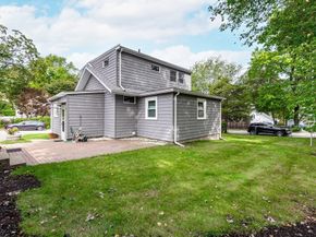 38 Van Vechten Street, Waltham MA 02452