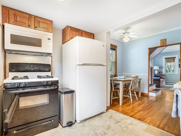 38 Van Vechten Street, Waltham MA 02452