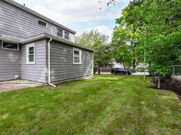 38 Van Vechten Street, Waltham MA 02452