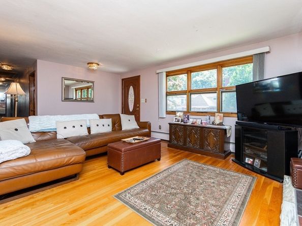 80 Forest St, Saugus MA 01906