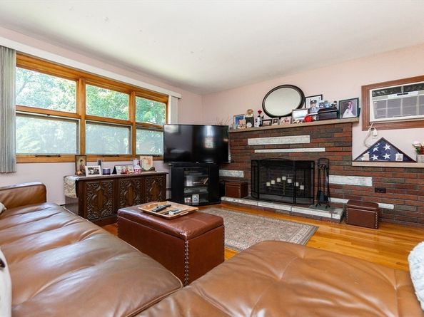 80 Forest St, Saugus MA 01906