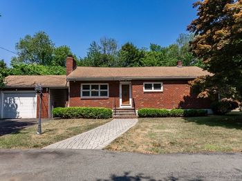 80 Forest St