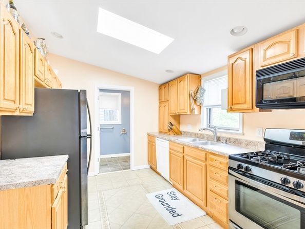 31 Park Ave, Leominster MA 01453